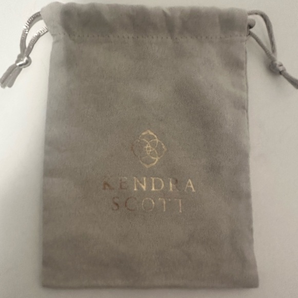 Kendra Scott Elisa Short Pendant Necklace Sterling Silver - Picture 7 of 7